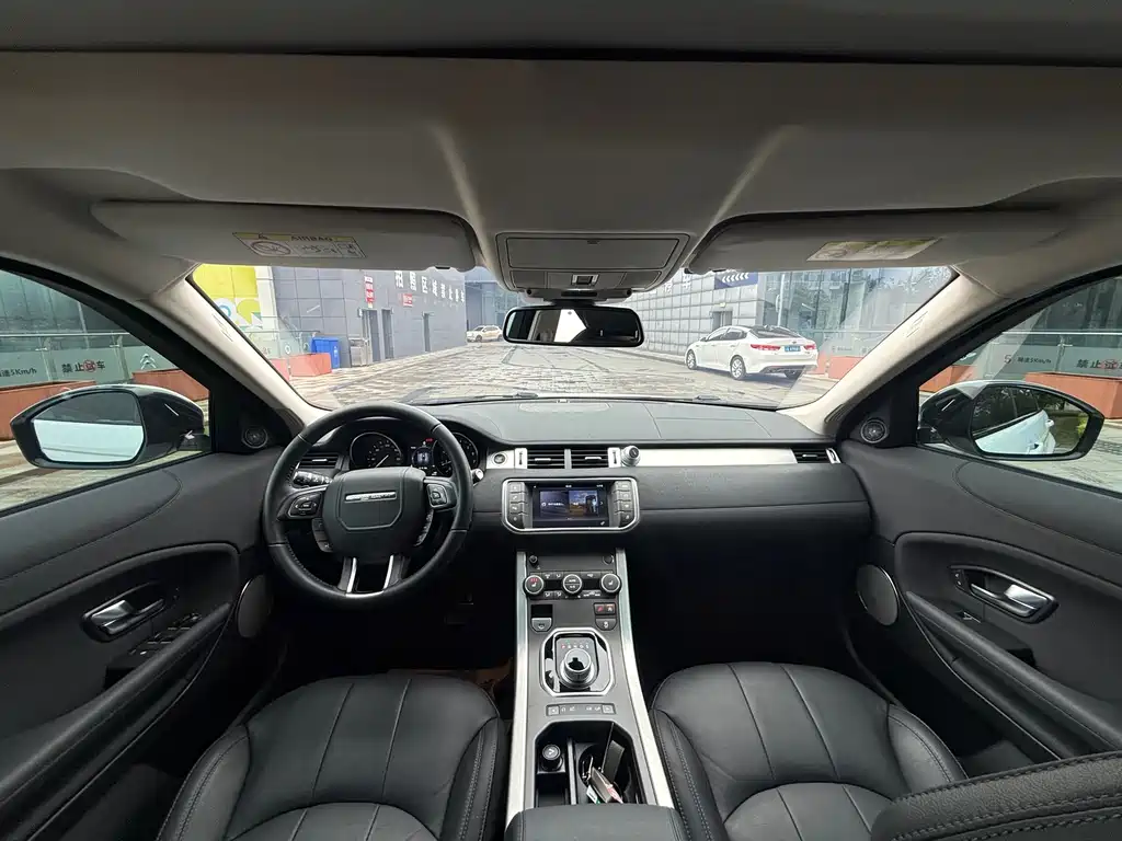 Land Rover Range Rover Evoque 2016 2.0T PURE