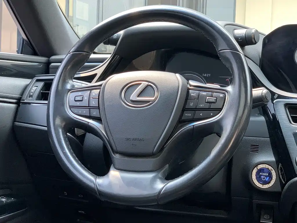 Lexus ES — миниатюра 17