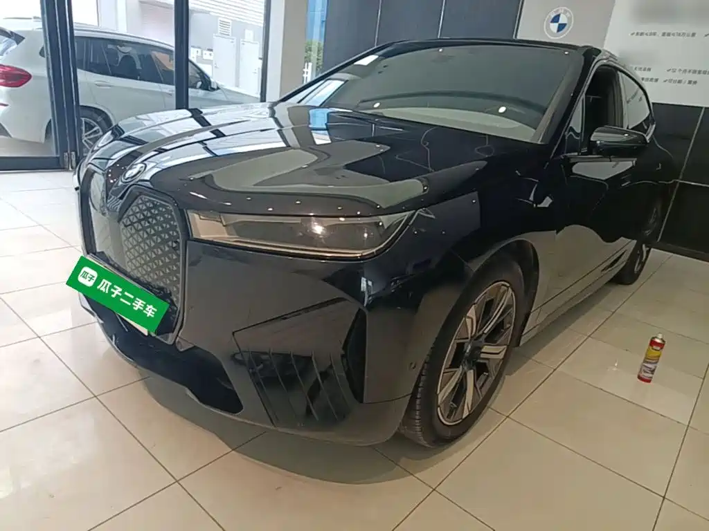 BMW iX