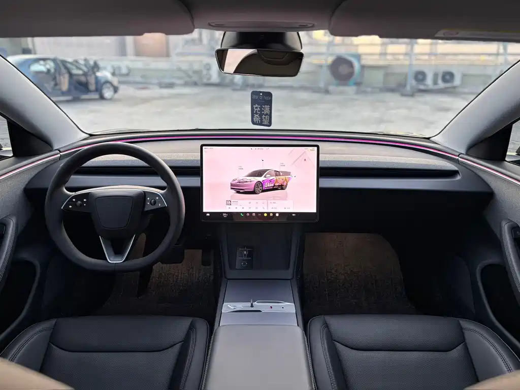 Tesla Model 3 — миниатюра 5