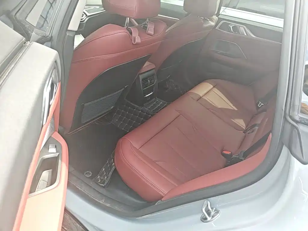 BMW i4 — миниатюра 22