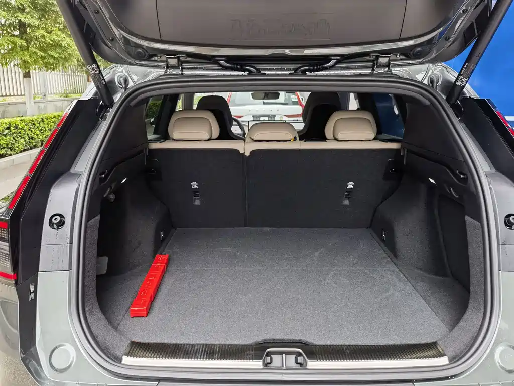 Volvo гибрид Volvo XC70 plug-in — миниатюра 10