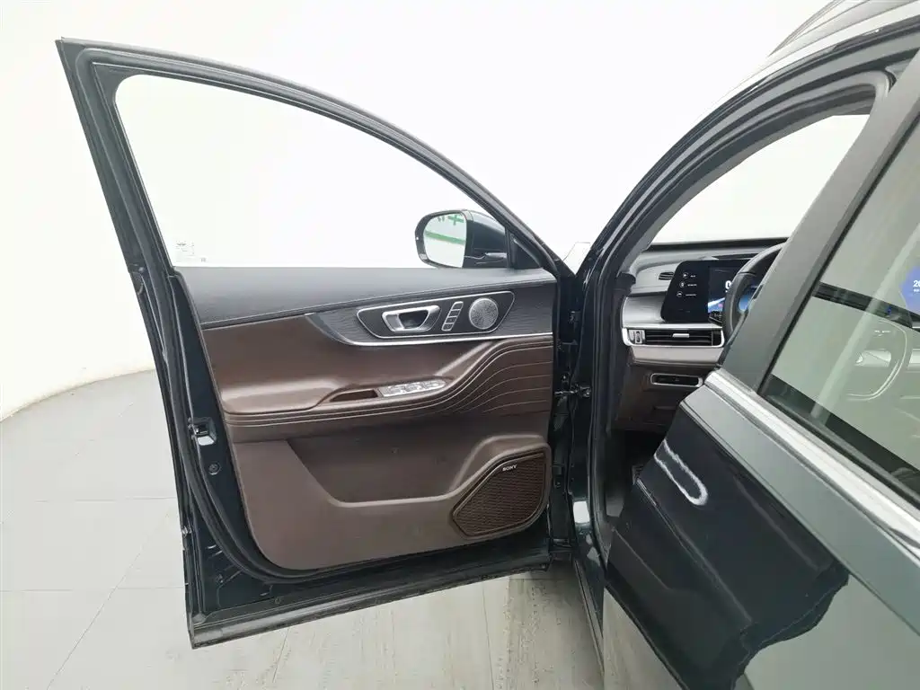 Chery 8 PRO 2022 290T 5 мест