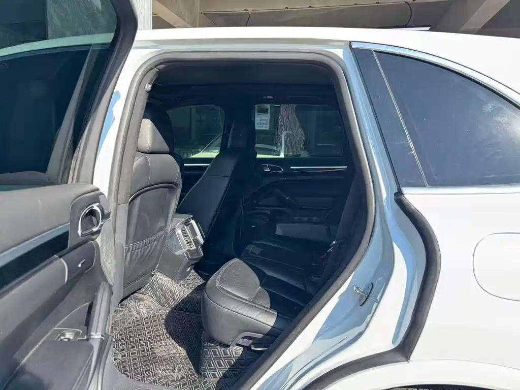 PORSCHE CAYENNE NEW ENERGY