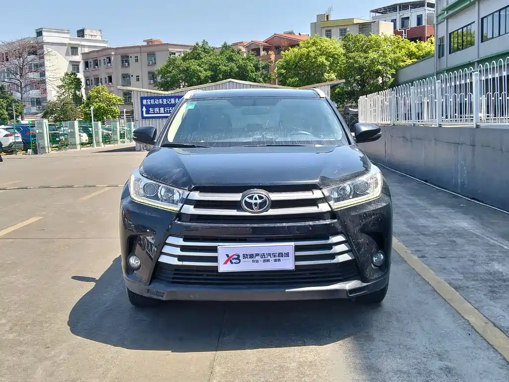 TOYOTA HIGHLANDER