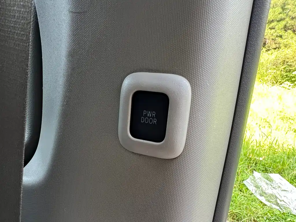 Toyota Sienna 3.5L 2WD LE, фото 22