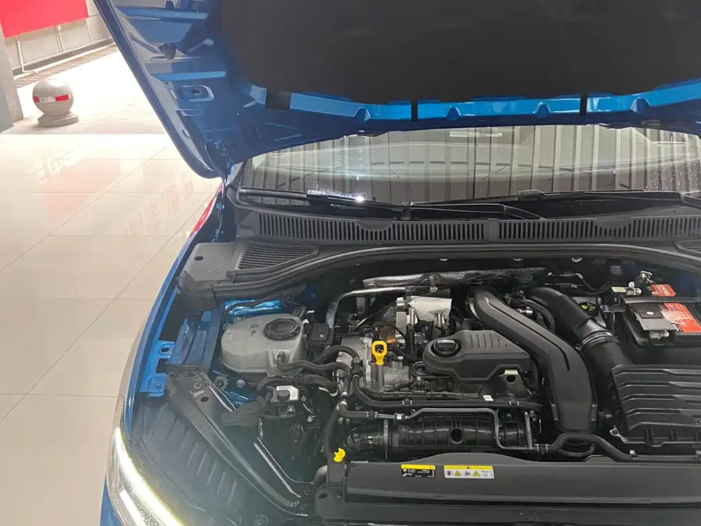 Volkswagen Sagitar - фото 16