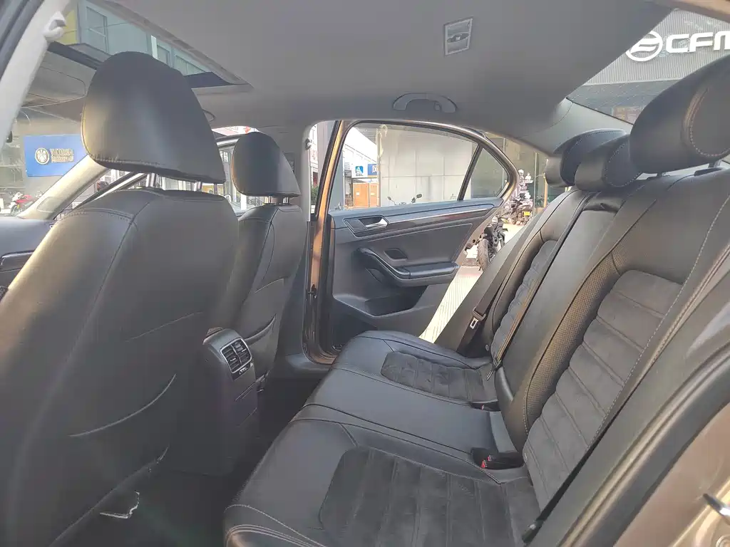 Volkswagen Sagitar — миниатюра 7