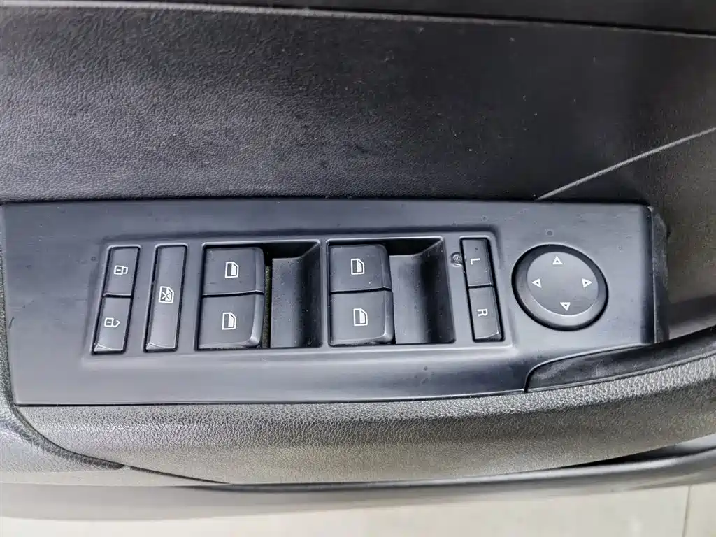 Roewe 360 2015 1.5L AT Luxury