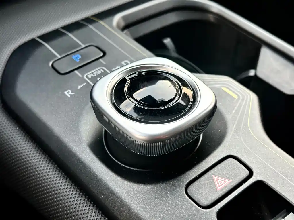 Toyota bZ5 — миниатюра 8