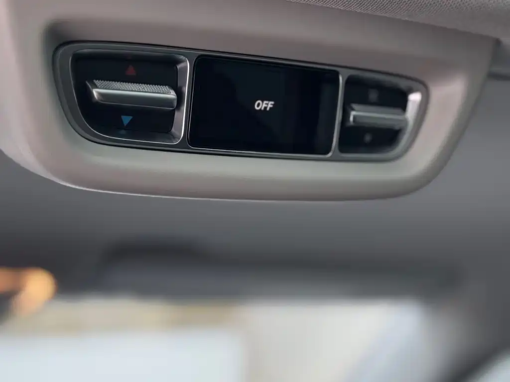 MERCEDES-BENZ V CLASS