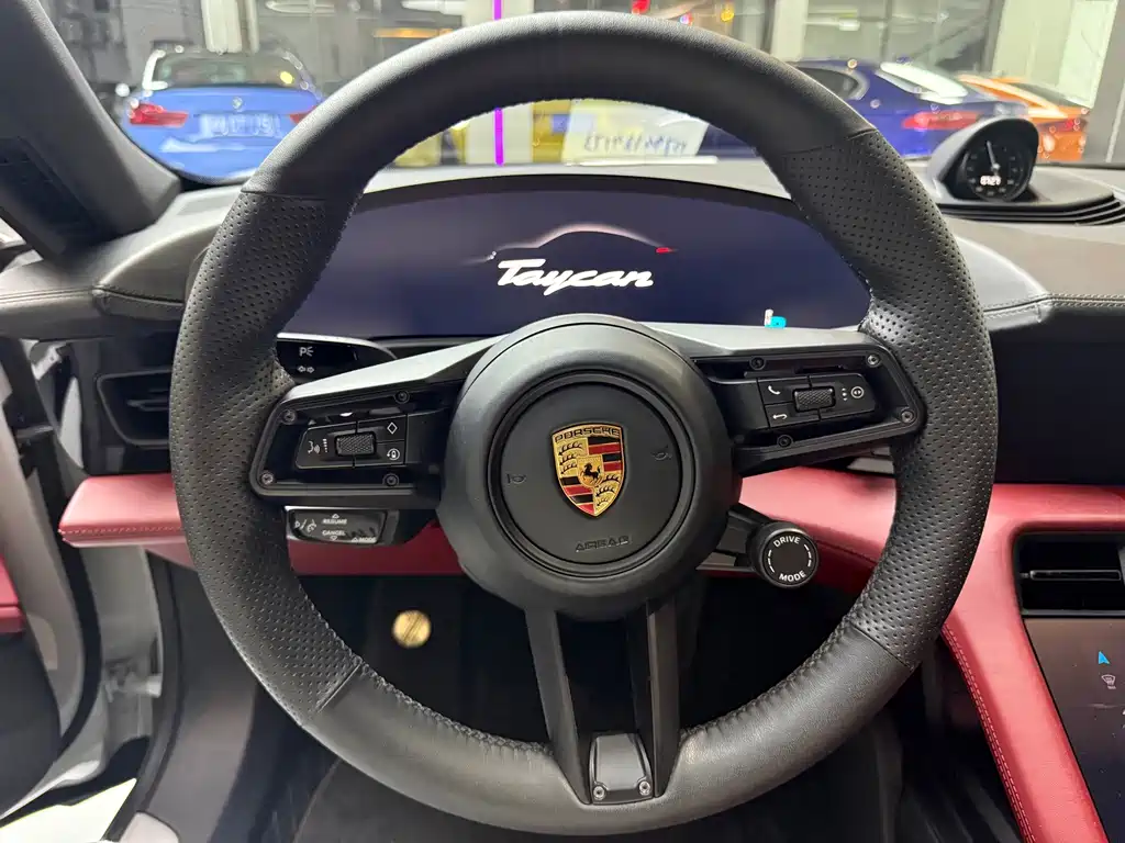 Porsche Taycan — миниатюра 13