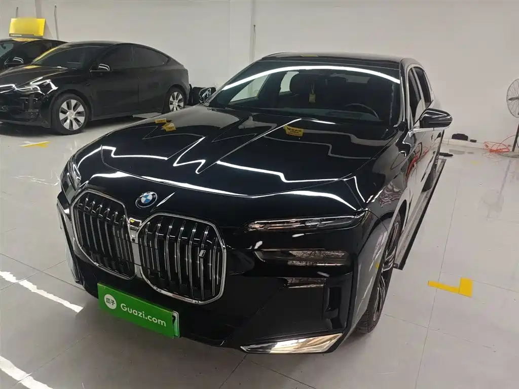 BMW i7 2023