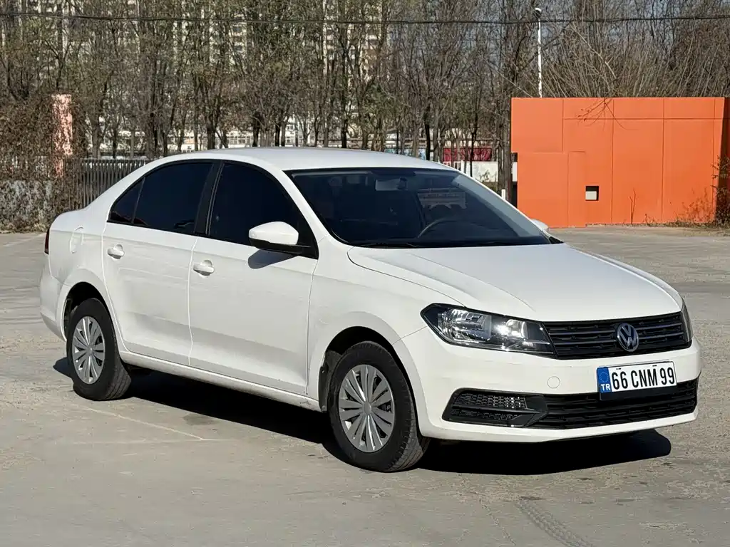 VOLKSWAGEN SANTANA