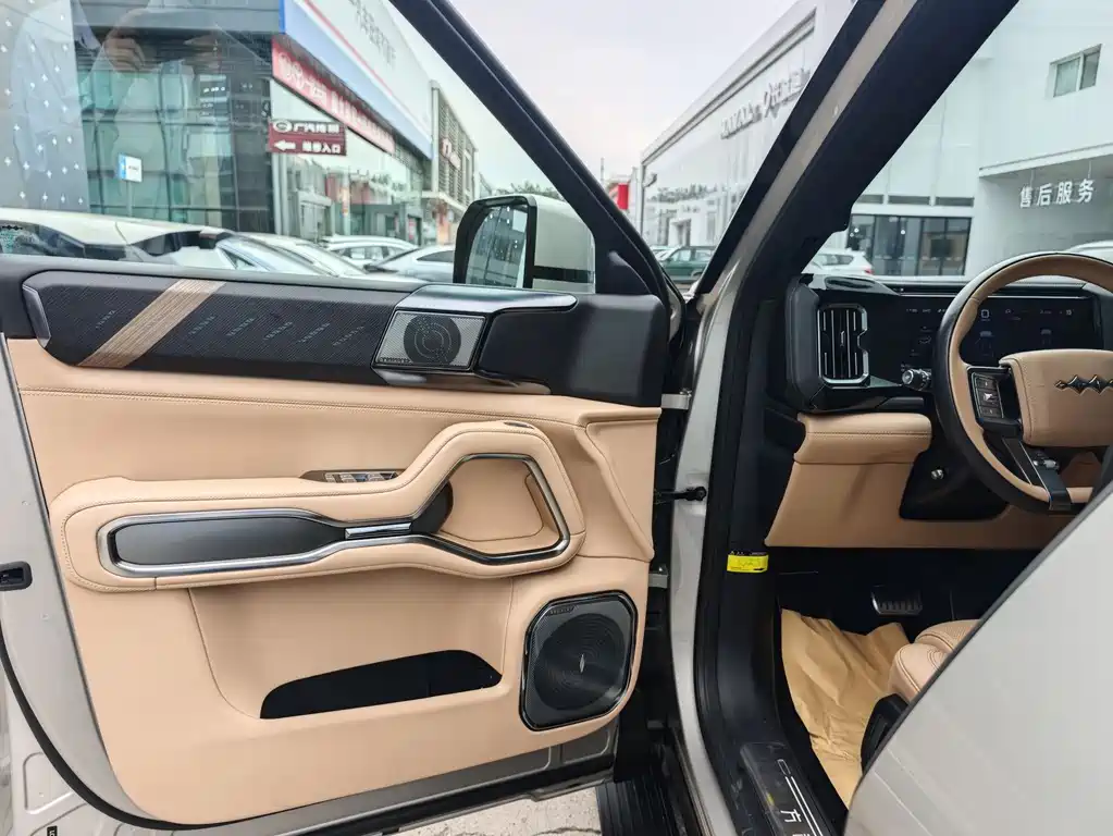 Fangchengbao Leopard 8 8 2025 Flagship 7 мест