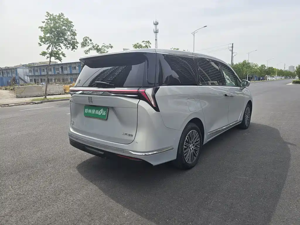Buick GL8 2024 7 мест