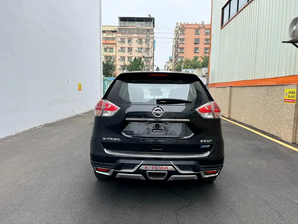 Nissan X-Trail 2015 2.0L CVT Comfort MAX 2WD