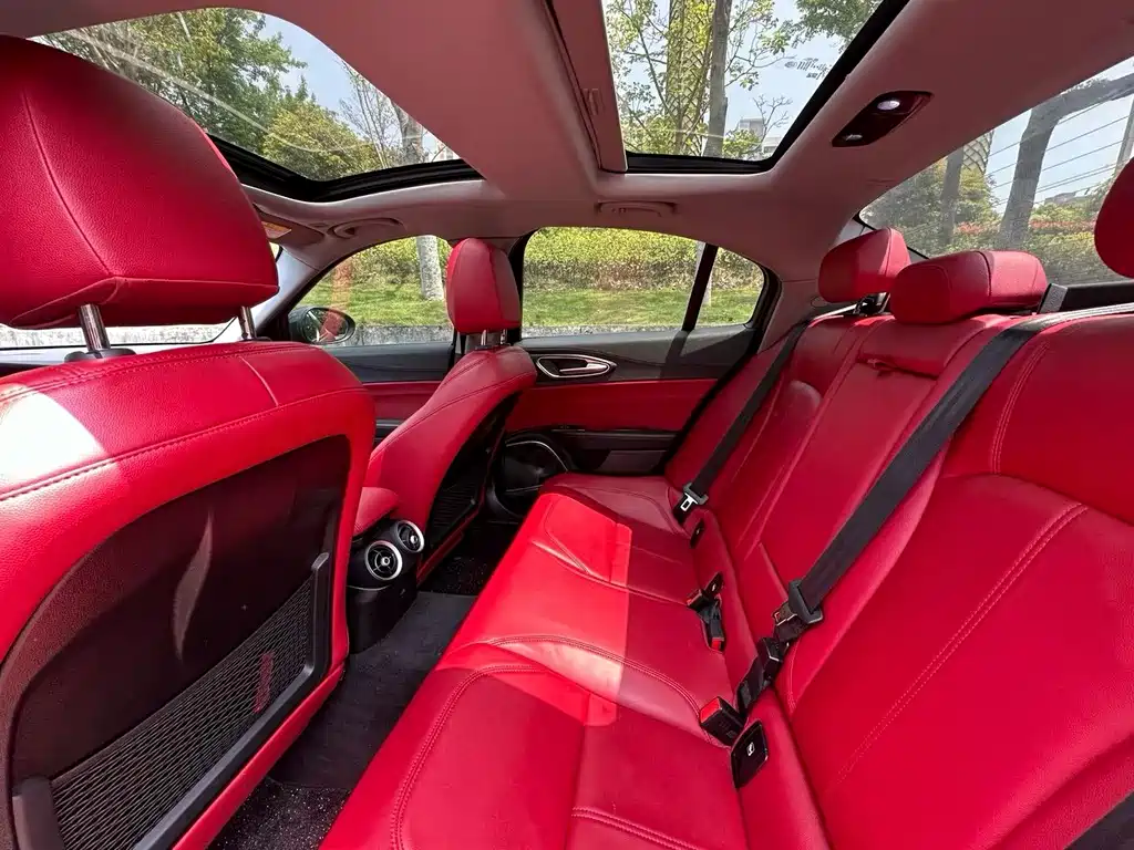 Alfa Romeo Giulia — миниатюра 6