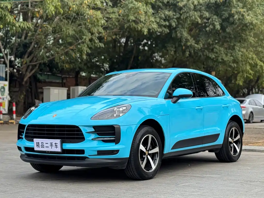 PORSCHE MACAN