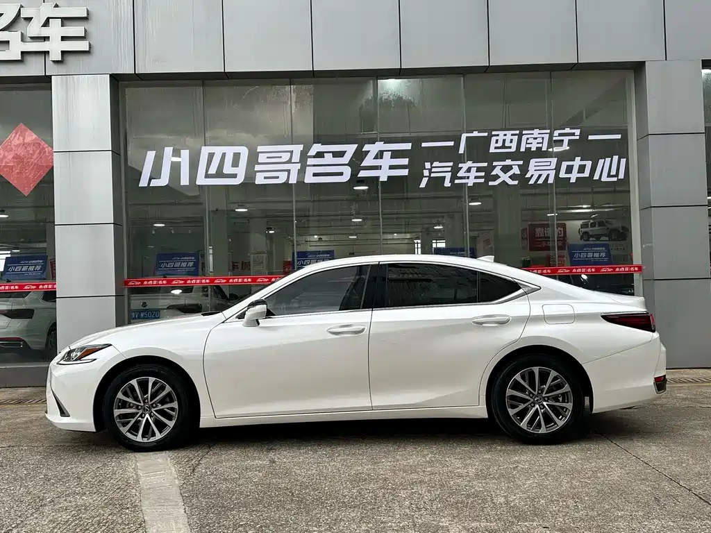 Lexus ES — миниатюра 5