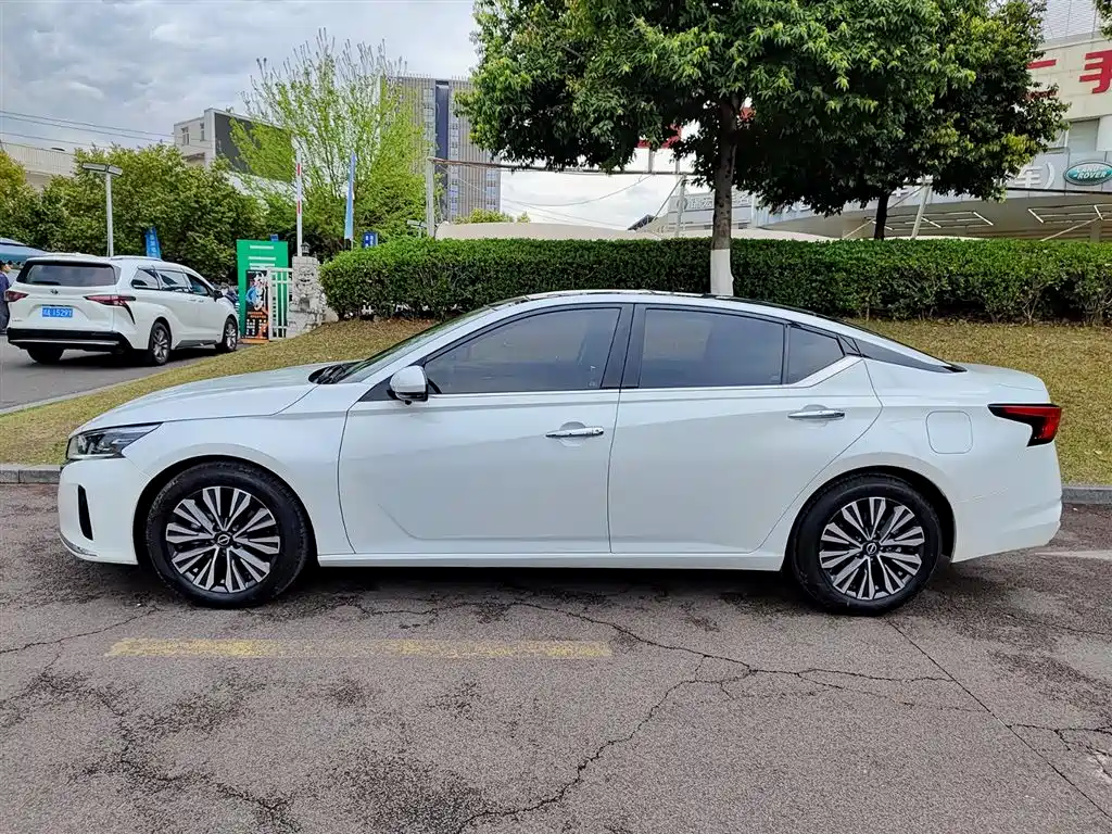 NISSAN TEANA