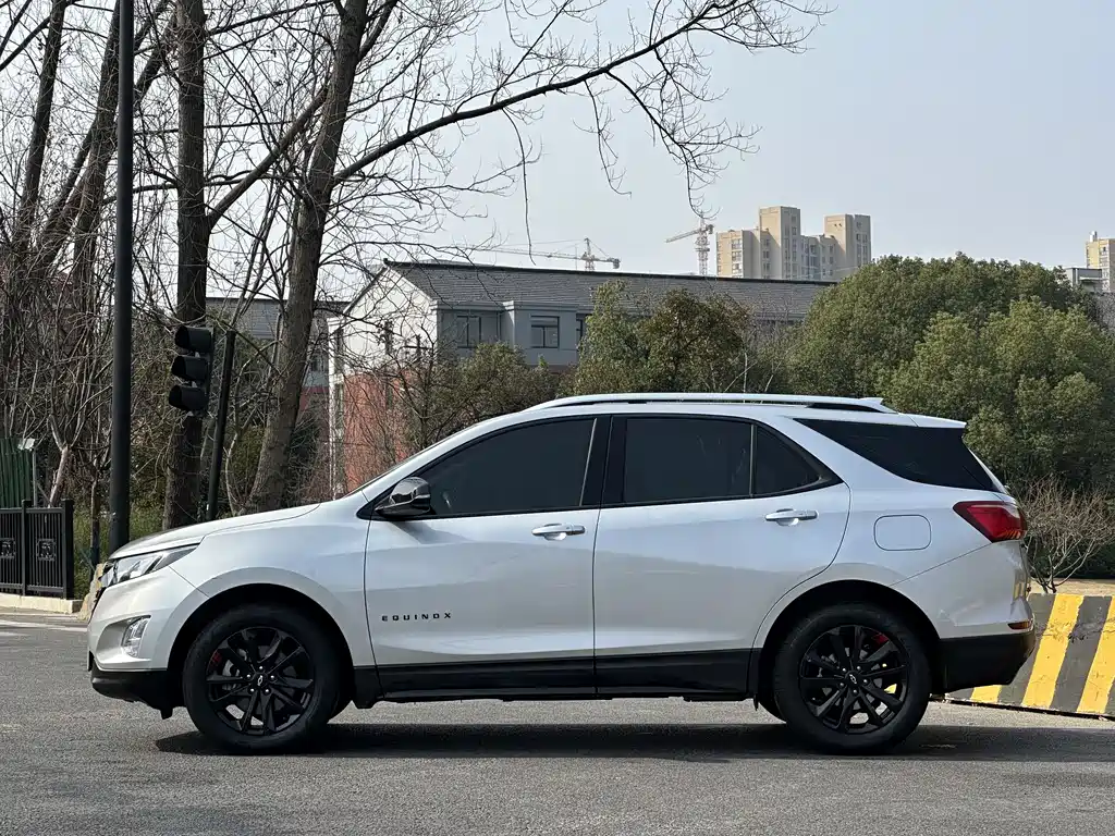 Chevrolet Equinox 2019 550T AT