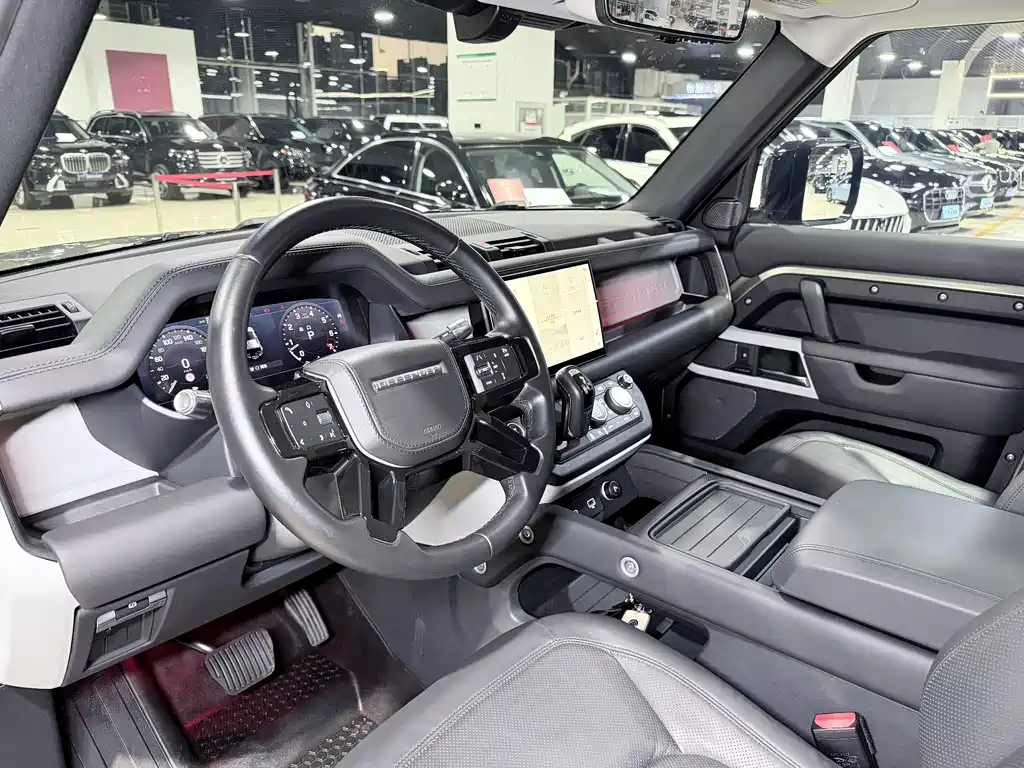 Land Rover Defender — миниатюра 4