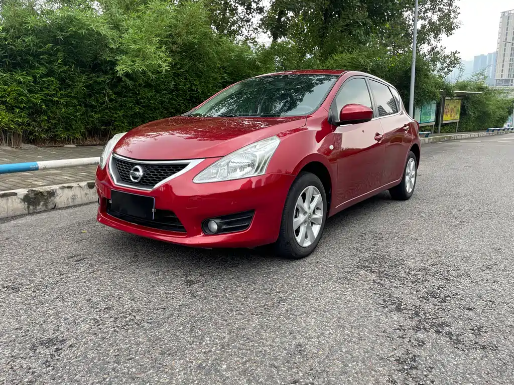 Купить Nissan Tiida