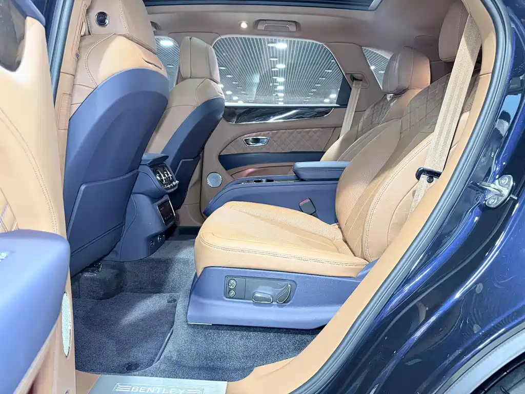 Bentley Bentayga — миниатюра 11