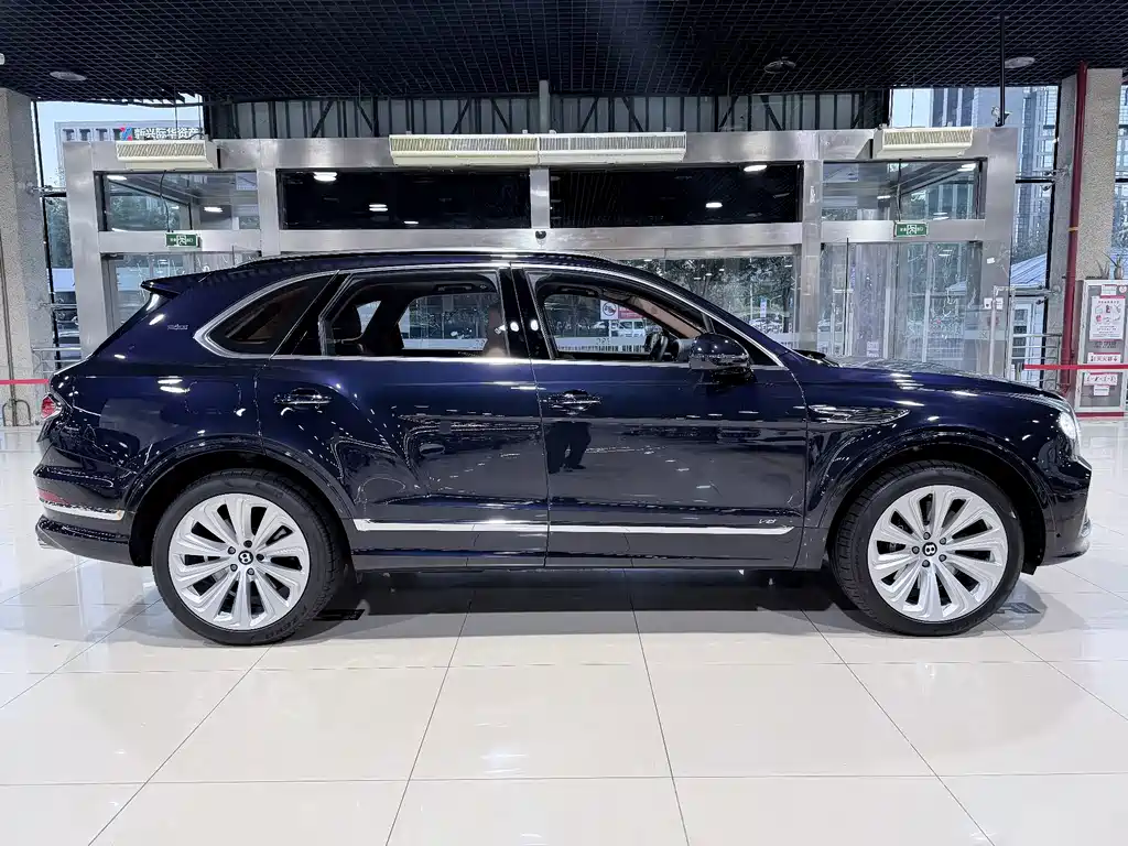 Bentley Bentayga — миниатюра 27