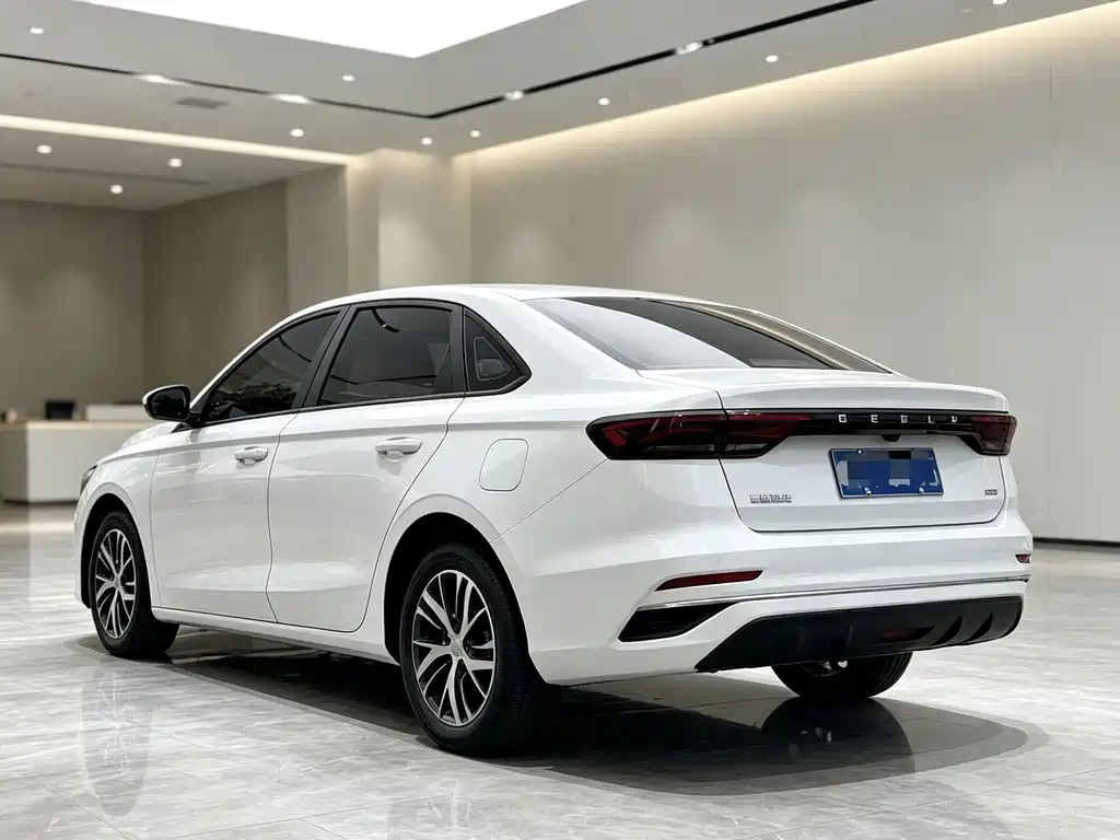 Geely Emgrand — миниатюра 8