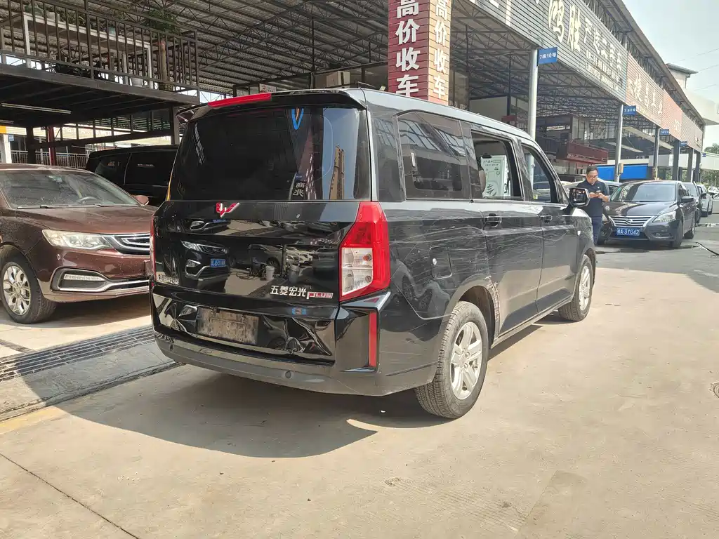 Wuling Hongguang PLUS — миниатюра 4