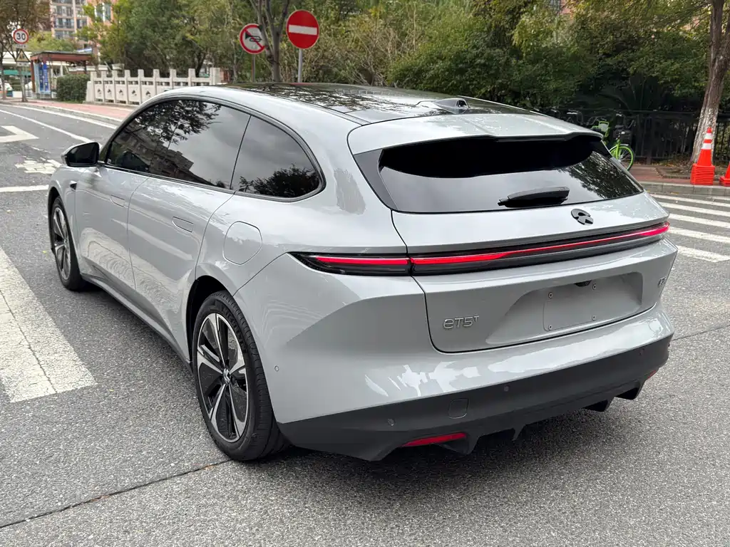 NIO NIO ET5T
