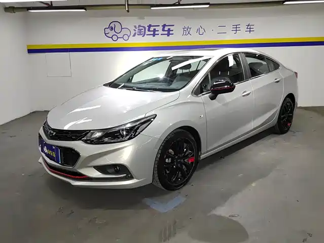 CHEVROLET CRUZE 2018