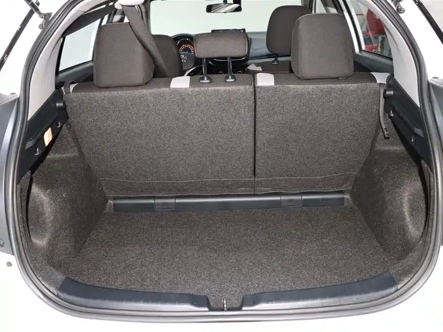 TOYOTA YARIS L ZHIXUAN