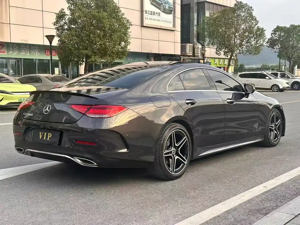 MERCEDES-BENZ CLS