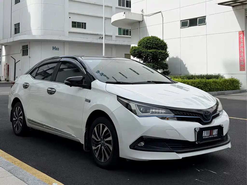 Toyota Corolla Hybrid — миниатюра 7