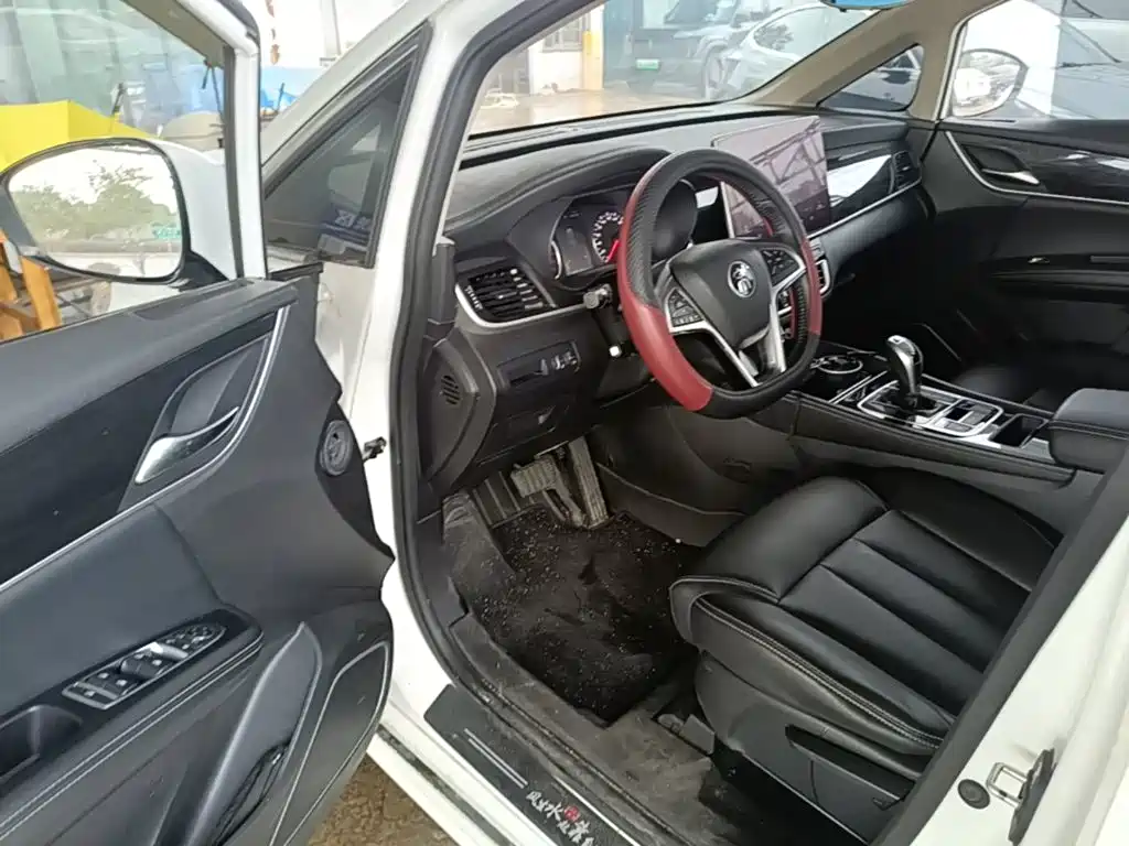 BYD MAX — миниатюра 16