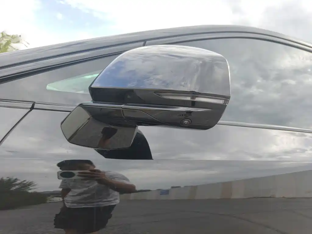 Cadillac IQ — миниатюра 13
