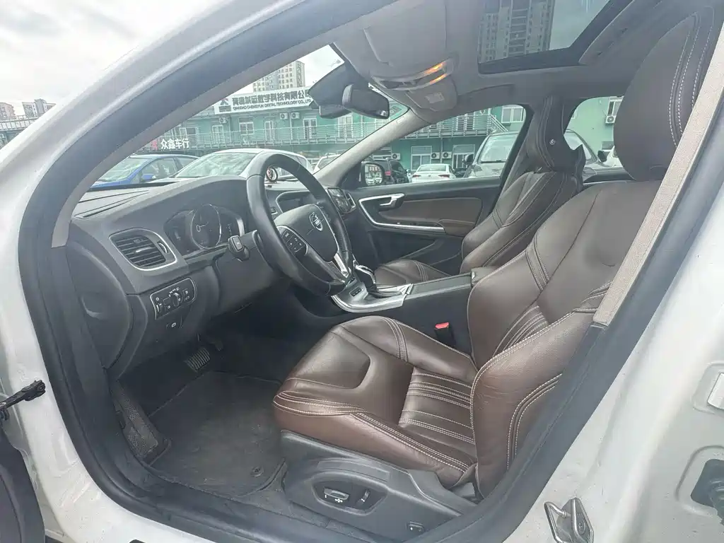 VOLVO S60 PLUG IN HYBRID