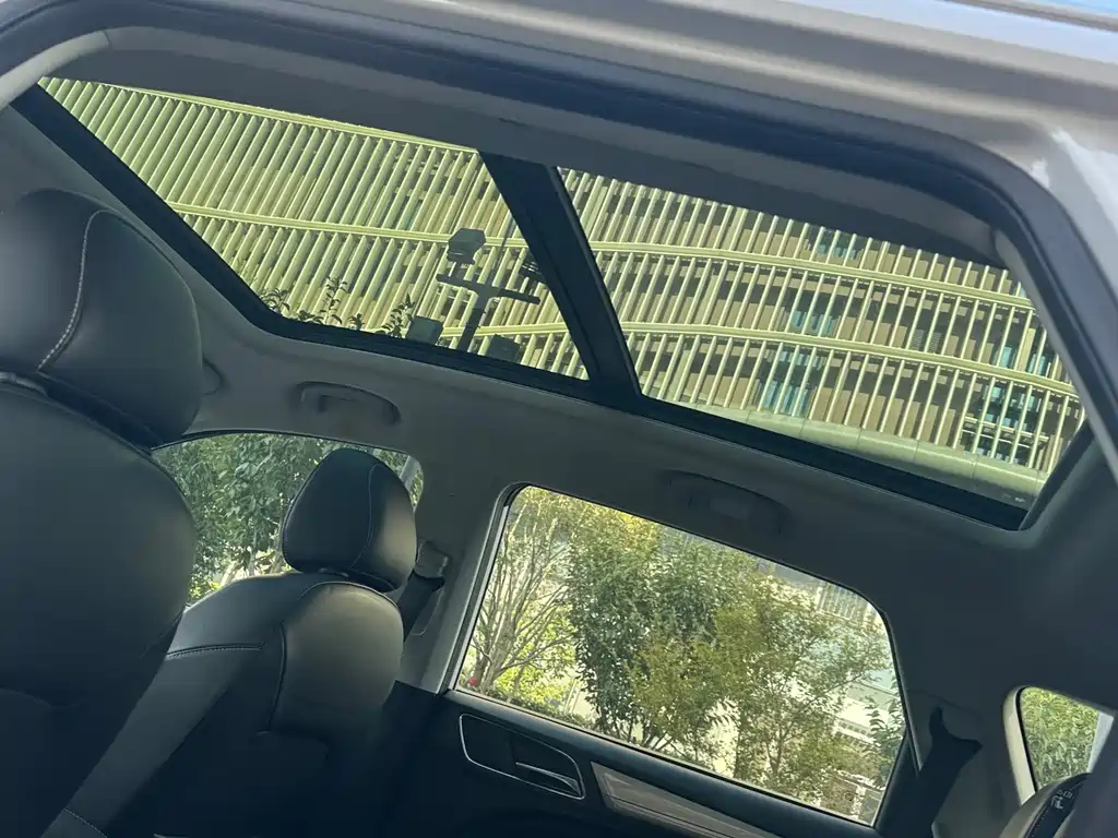 Roewe RX5 New Energy — миниатюра 7