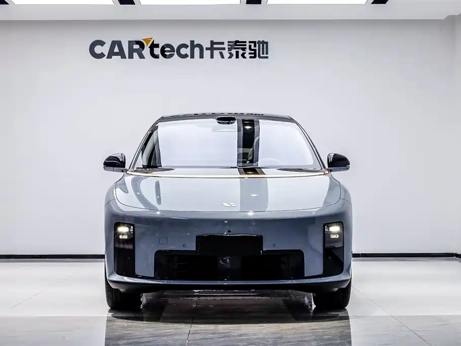 Li Auto i8 2025 Standard