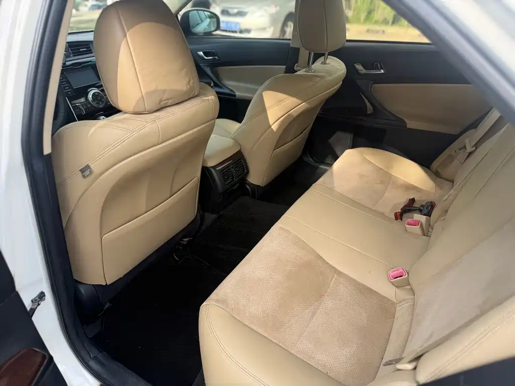 Toyota Reiz 2013 2.5V