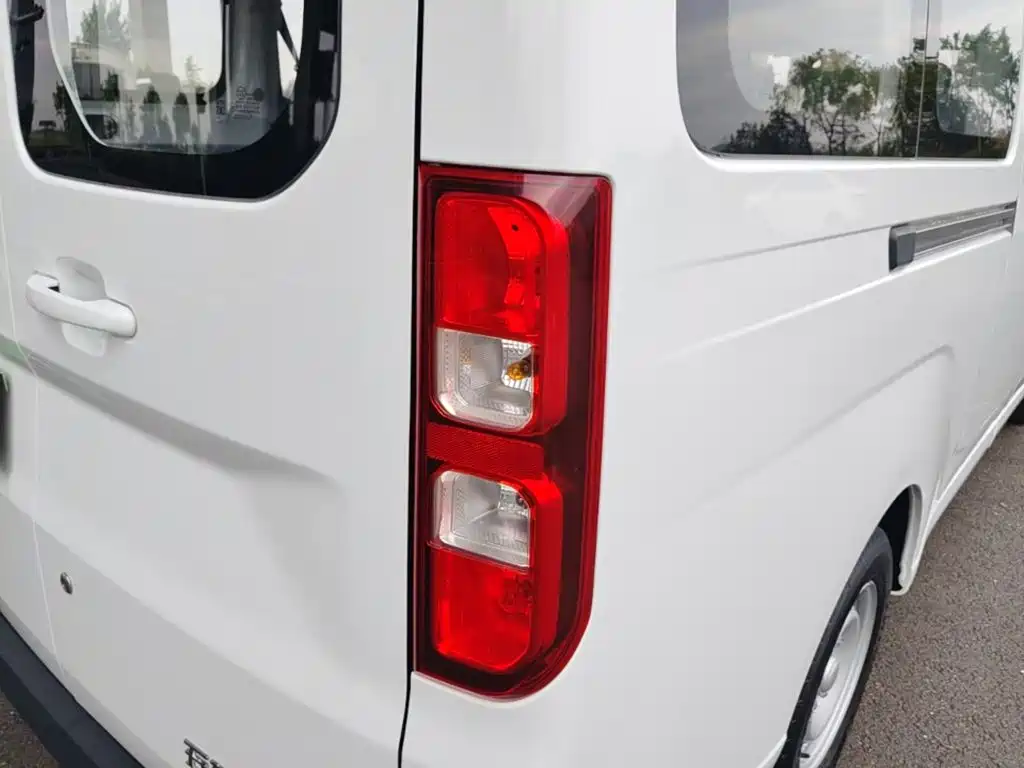 Wuling Yangguang — миниатюра 8