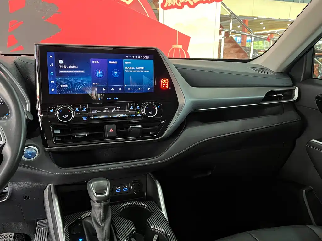 Toyota Highlander 2022 2.5L Luxury 7 мест