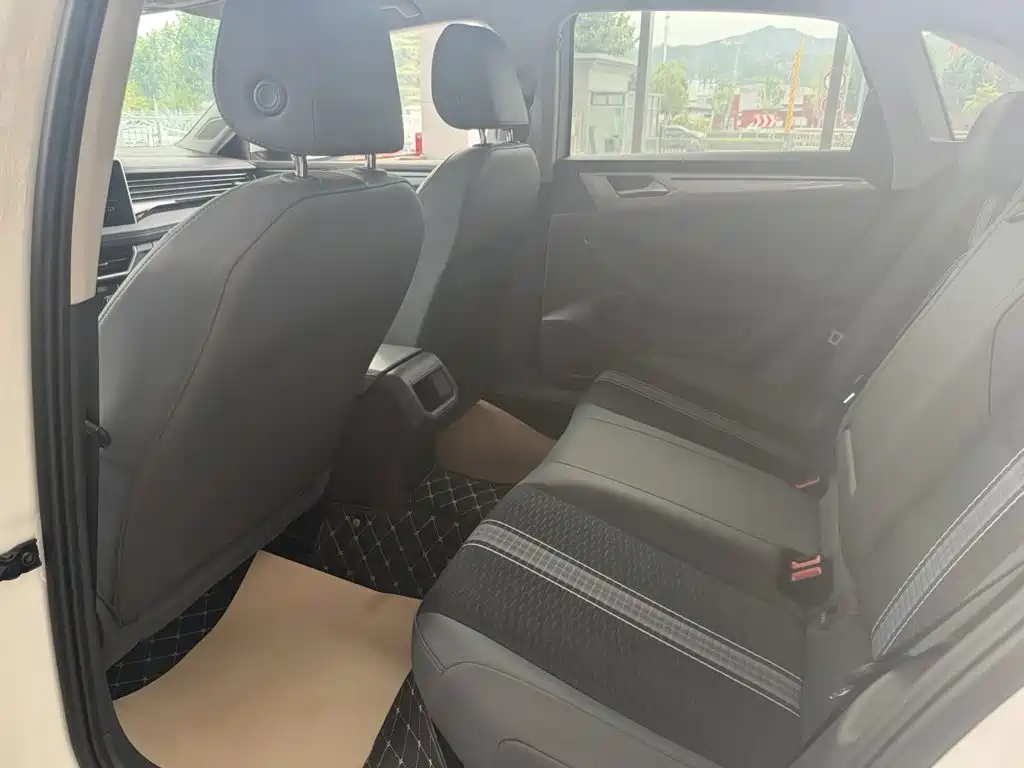 Volkswagen Sagitar 2025 200TSI DSG