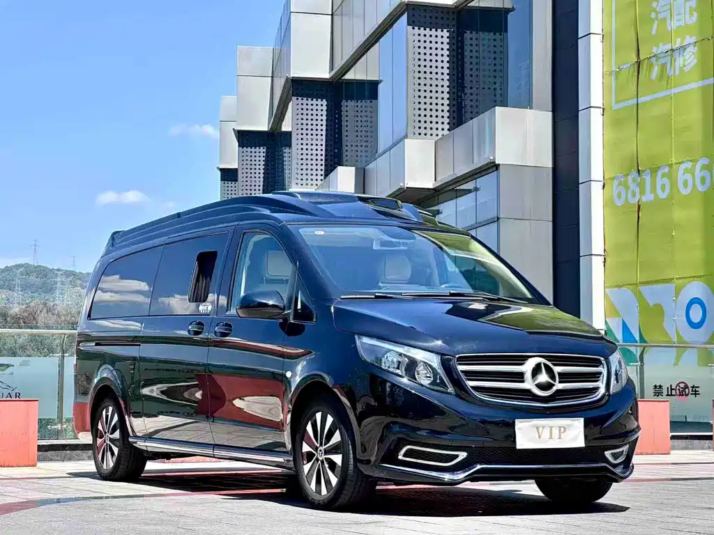 Mercedes-Benz Vito 2023 2.0T 7 мест