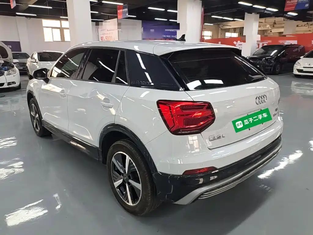 Audi Q2L e-tron — миниатюра 5