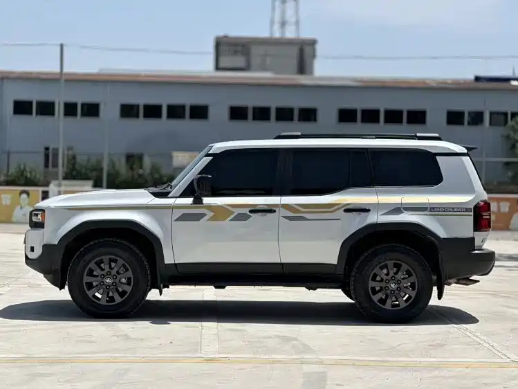 Toyota Land Cruiser Prado 2024 2.4T WX 6 мест