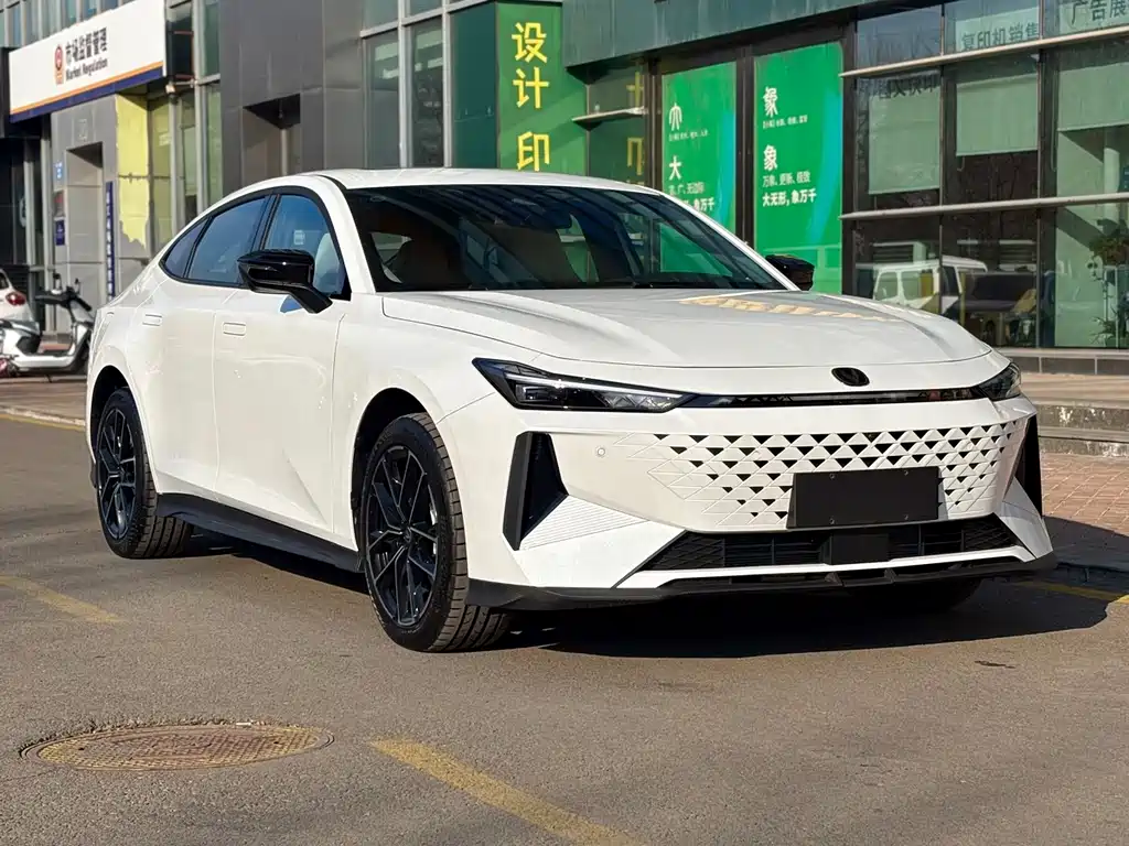 CHANGAN UNI V SMART IDD